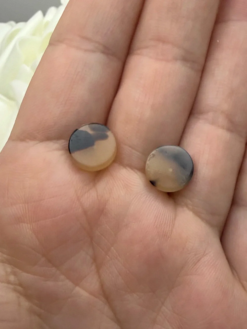 Women’s Beige and Black Round Stud Earrings